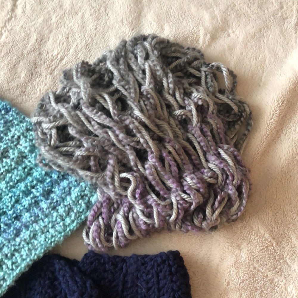 Assorted Knit Scarves - Picture 5 of 6